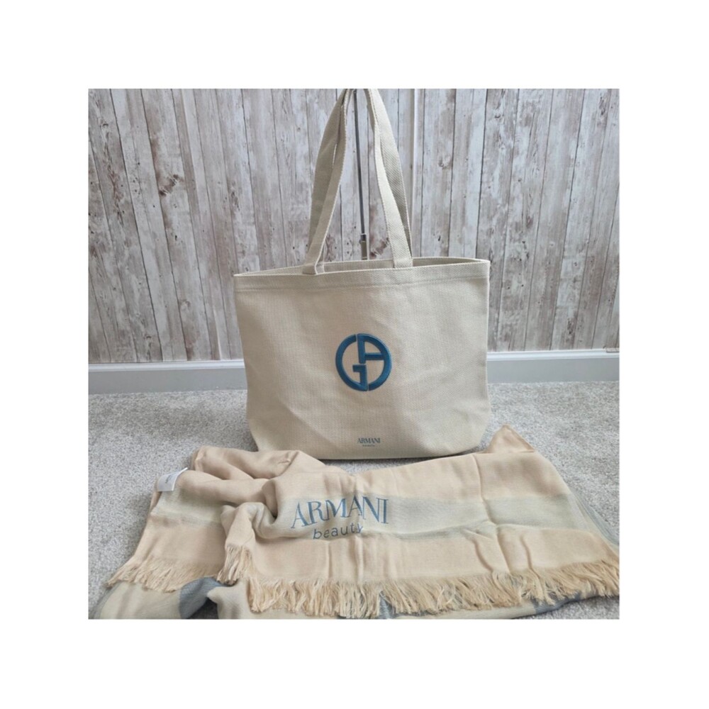 Women's Armani Tote Bag with matching beach towel NWOT - Picture 2 of 8